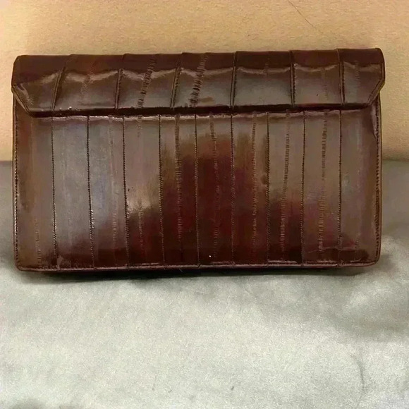 VINTAGE EEL SKIN SHELL DESIGN CLUTCH - Picture 2 of 10